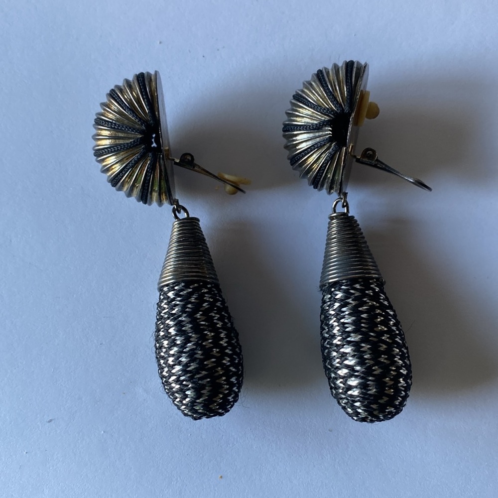 VINTAGE Fancy (silver/black shell) with hanging black/silver tassel clip-on … - Picture 3 of 3